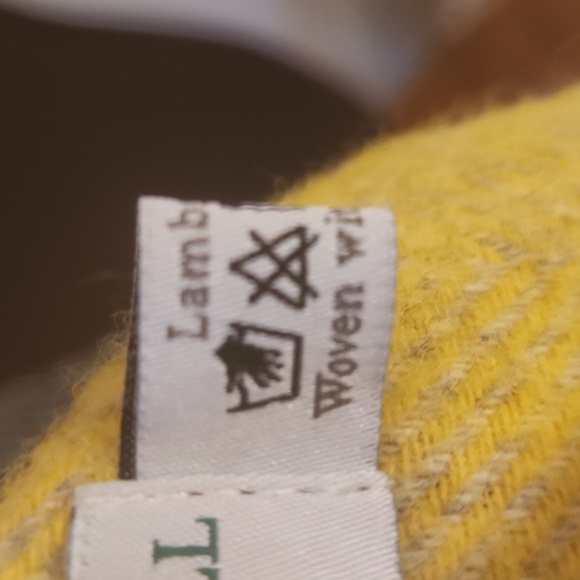 Tweedmill, 100% lambs wool scarf - Picture 4 of 5